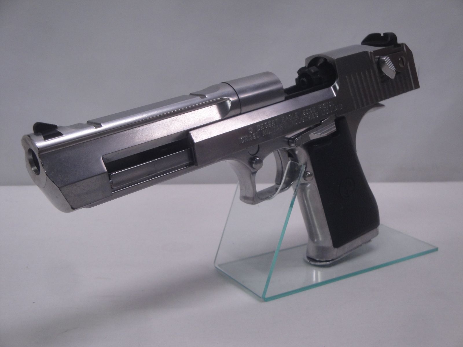 DESERT EAGLEのガスガンクロームステンレスモデル デザートイーグル.50AE クロームステンレス - ガスブローバック
