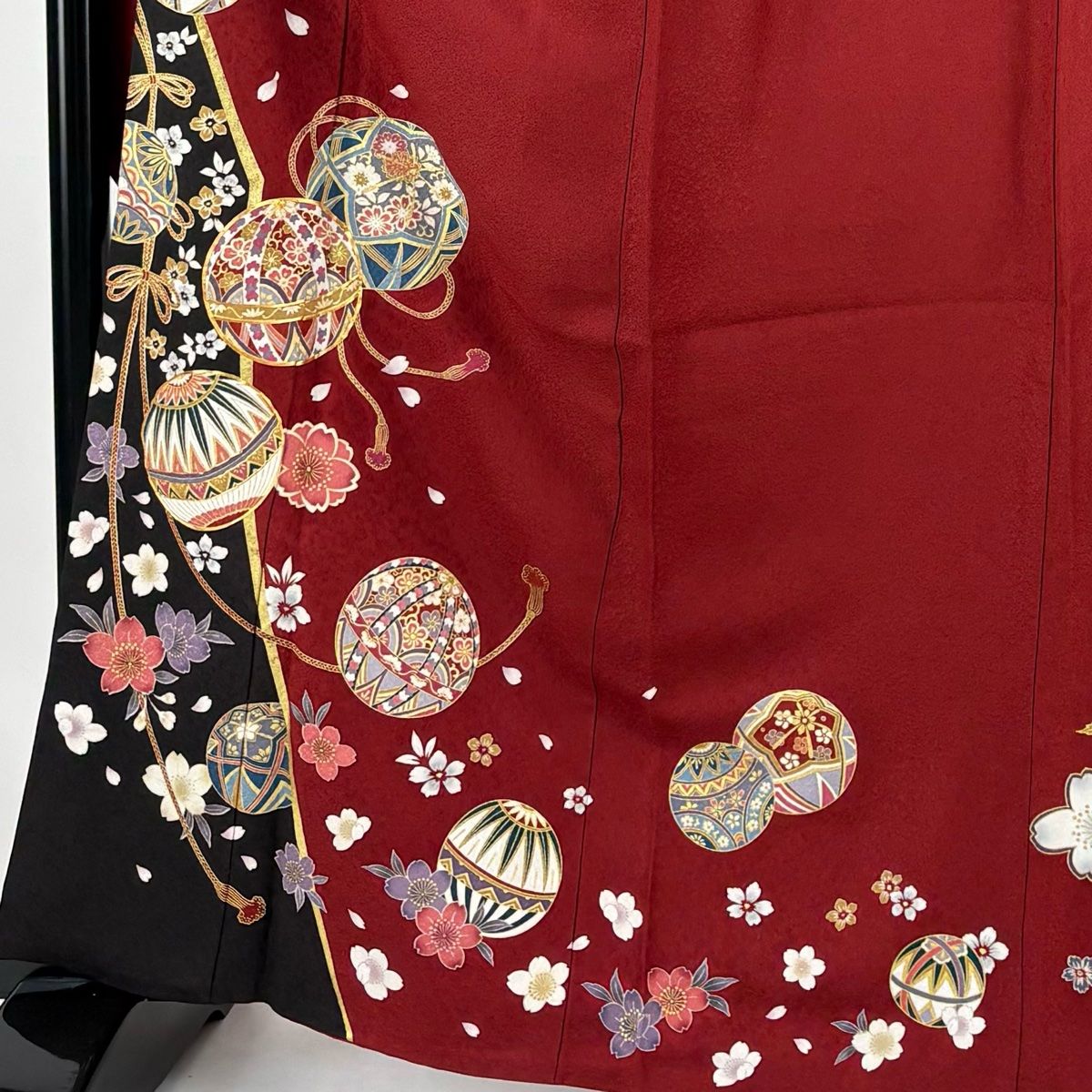 振袖 身丈165cm 裄丈67cm M 袷 鞠 桜 金糸 金彩 赤 正絹 秀品