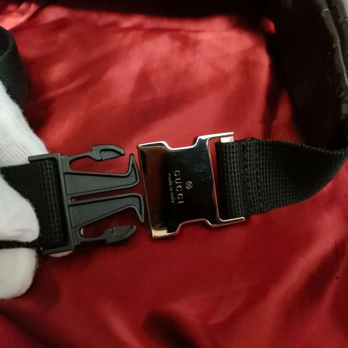 美品】GUCCI グッチ 246409 ウェブライン シマレザー ボディバッグ