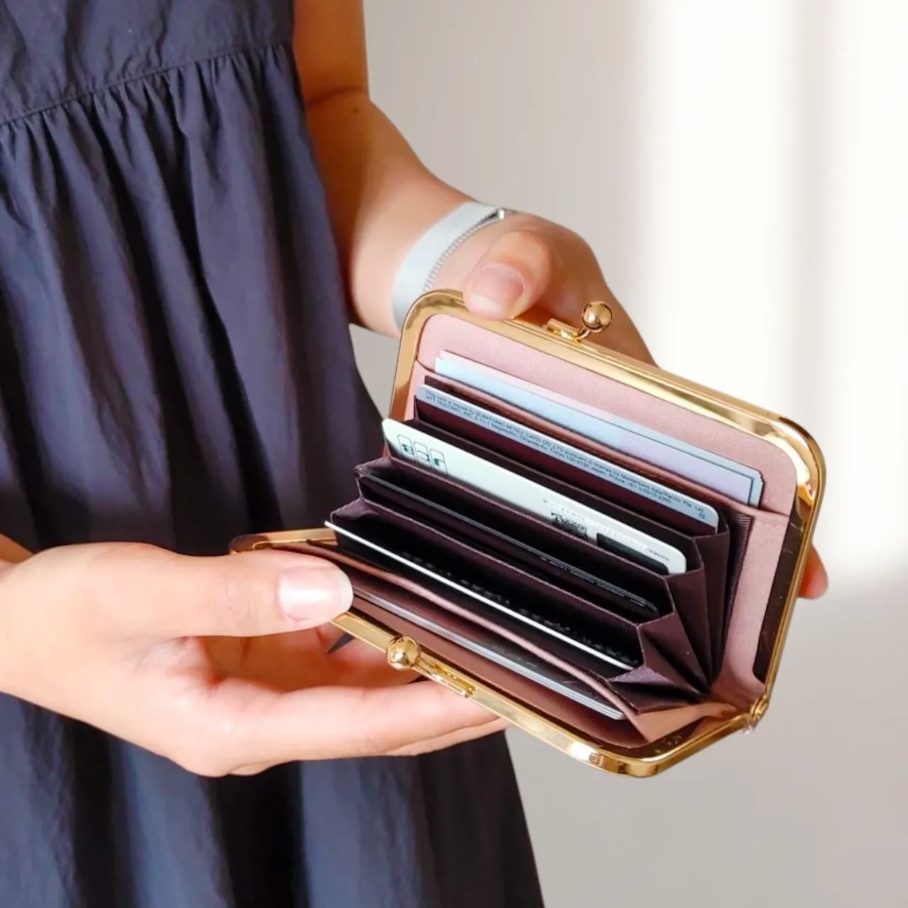 クレジットカードケース『No.230(黒) 231(ピンク) インド刺繍リボンカードケース』 カード入れ　がま口ケース　財布　インド刺繍リボン　 がま口ポーチ