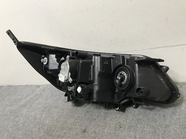 車 フリード GB5/GB6/GB7/GB8 純正 左 ヘッドライト/ランプ LED