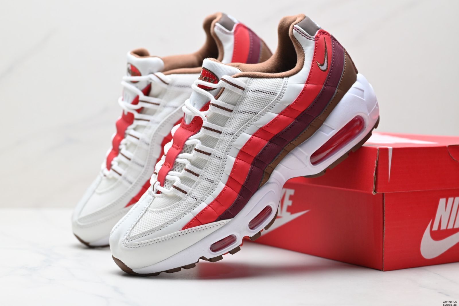 Nike トレーニングシューズ エアクッション付き 今日特価】NIKE AIR MAX 95 TT 送料無料 在庫限定セール価格