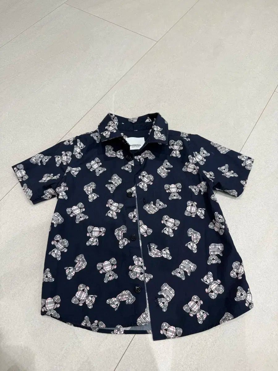 HOT，お得 BURBERRY(バーバリー ) キッズ 半袖シャツ 2y その他