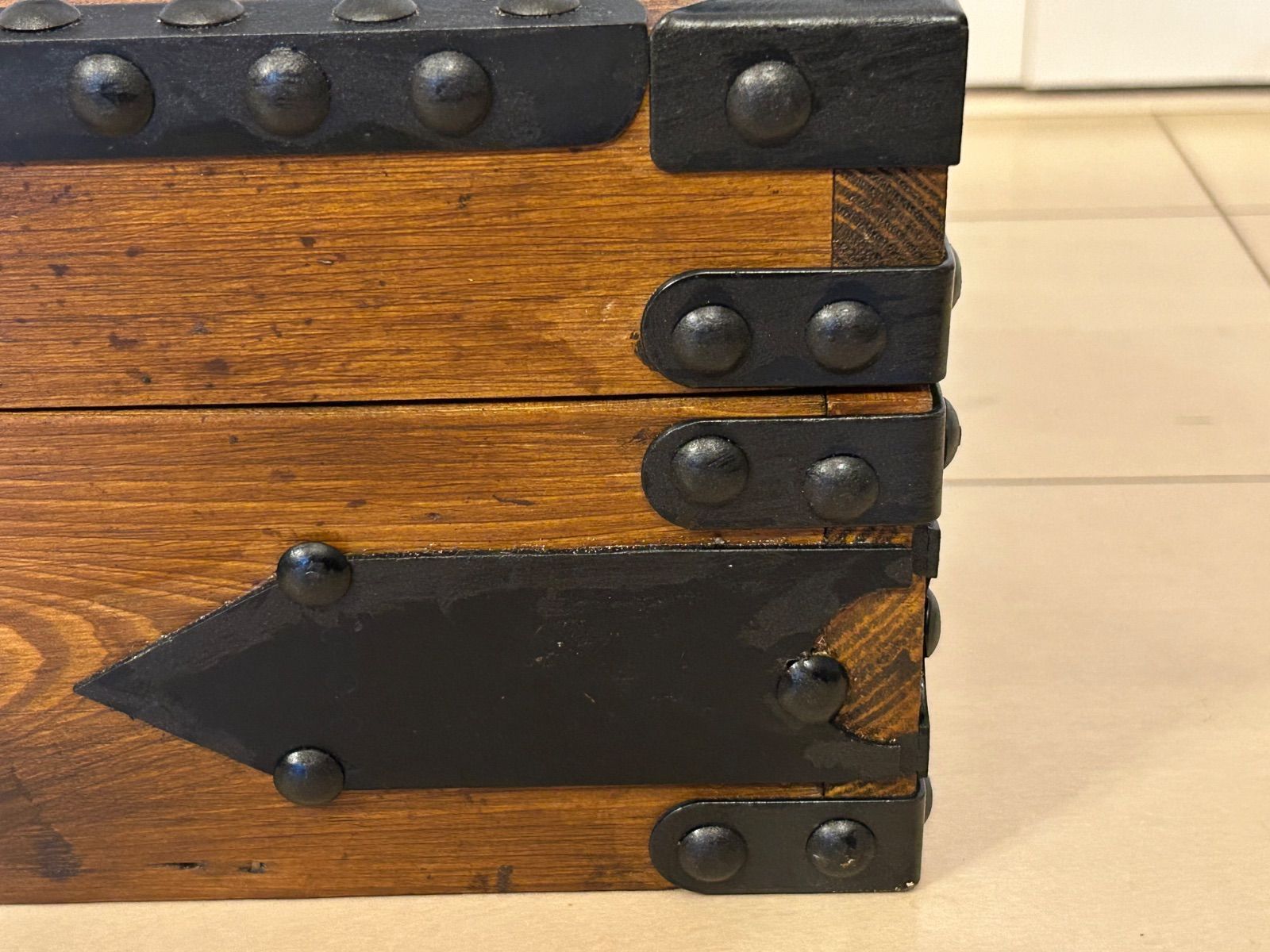 アンティーク調 千両箱 アンティーク錠前付き 手作り品 Amazon.co.jp