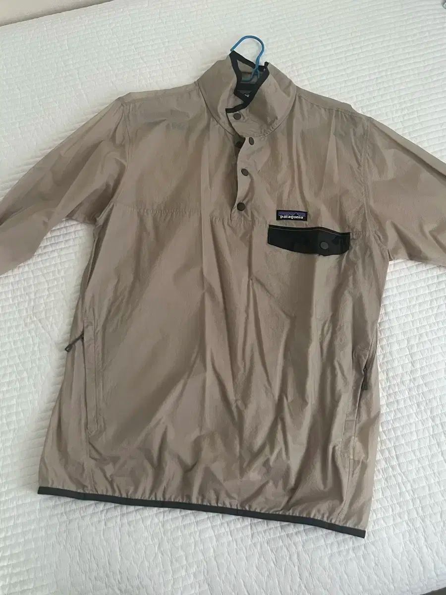 patagonia パタゴニア フーディーニ スナップティー ナイロン 所在