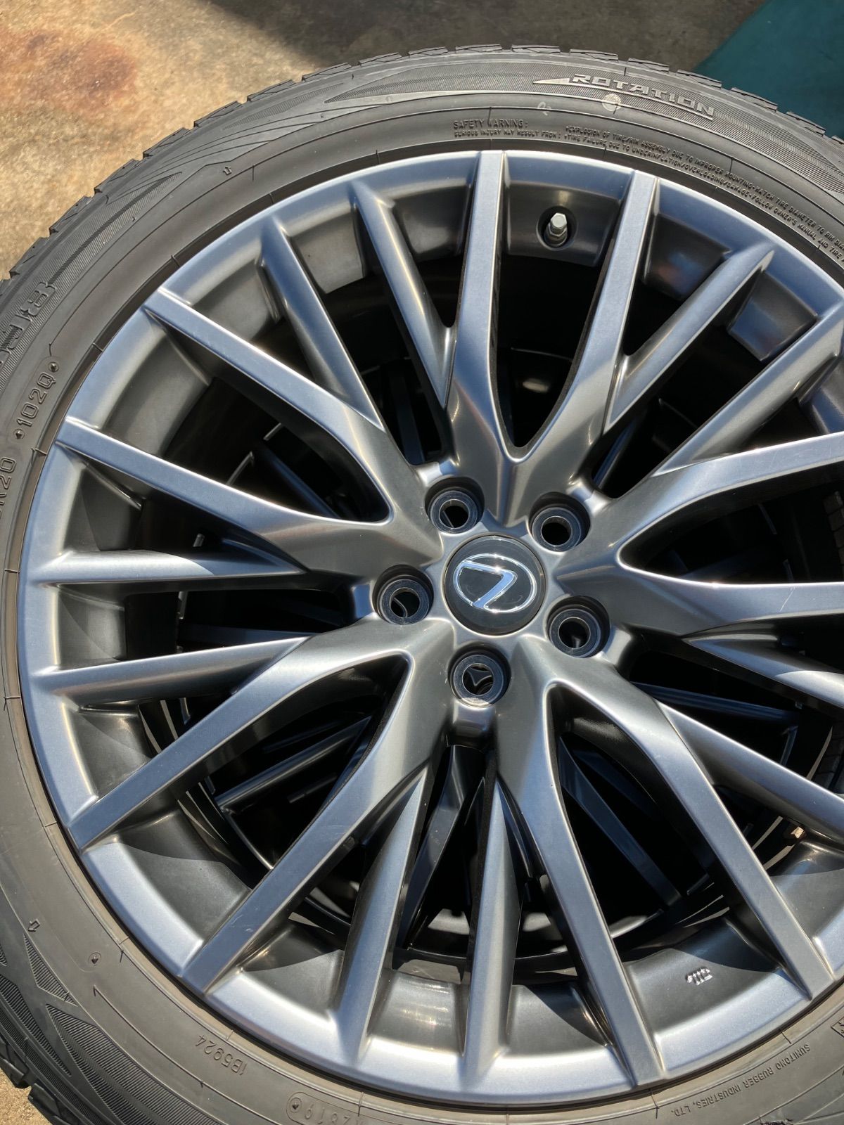 235 55 20 レクサス純正 スタッドレス4本