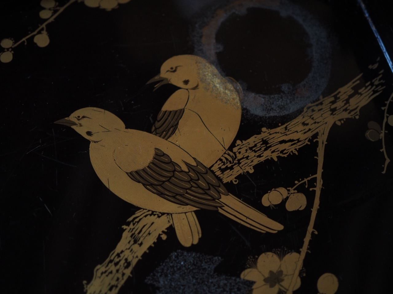 143年前の共箱黒漆広盆蒔絵入り