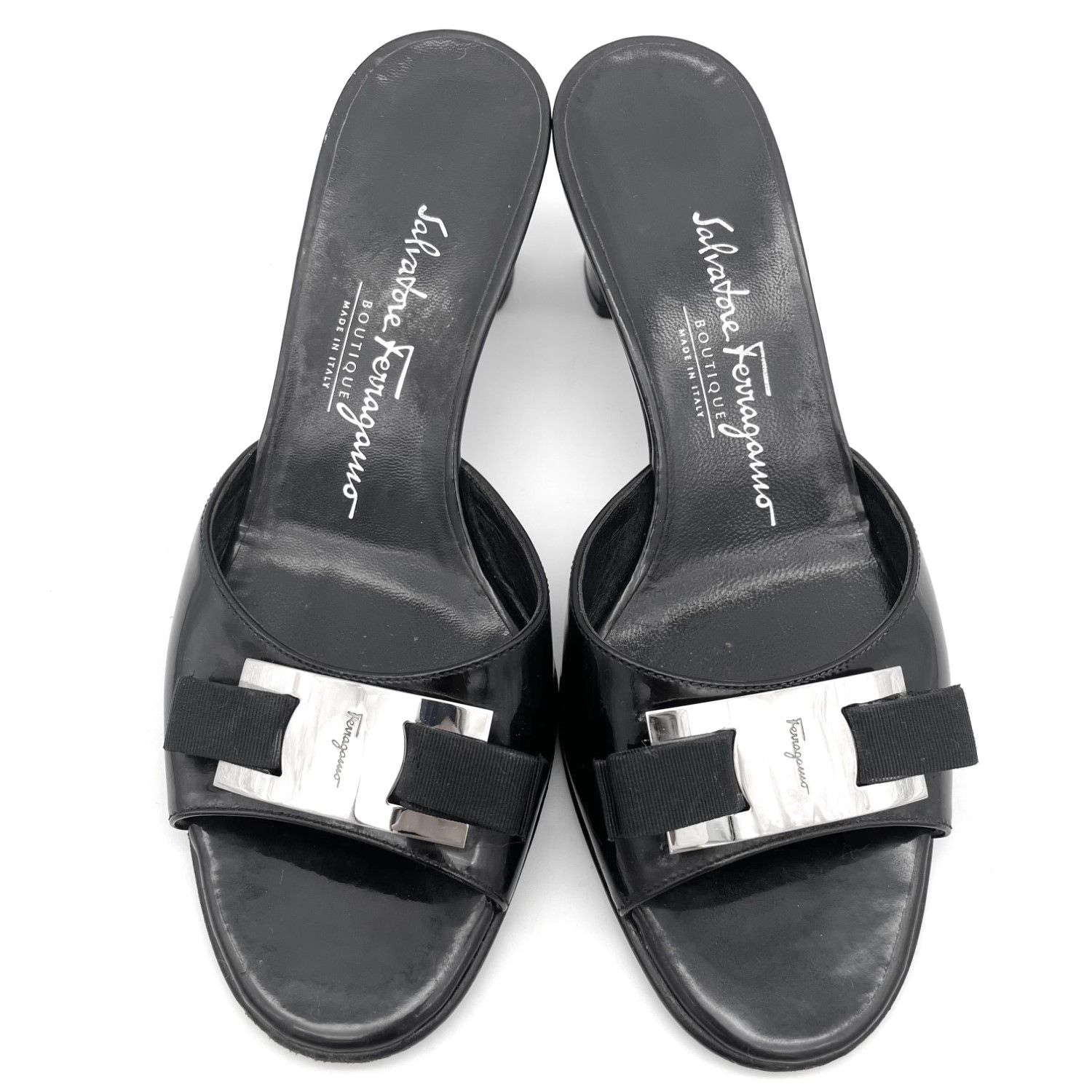 Ferragamo サンダル ヴァラリボン チャンキー ブラック 1177A