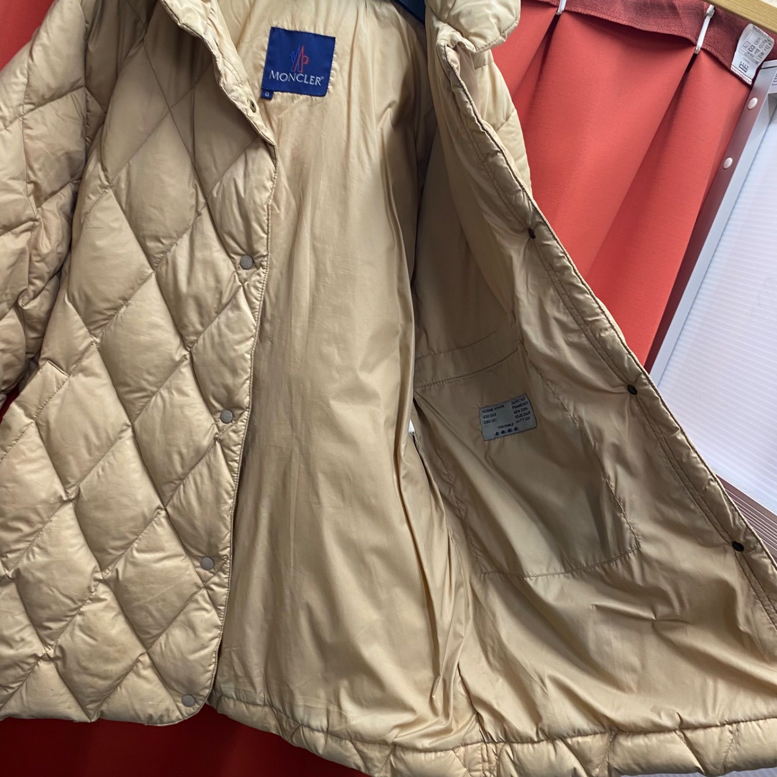MONCLER ダウンジャケット ベージュ Moncler ABBADIA ショートダウンジャケット Beige – ウィーン
