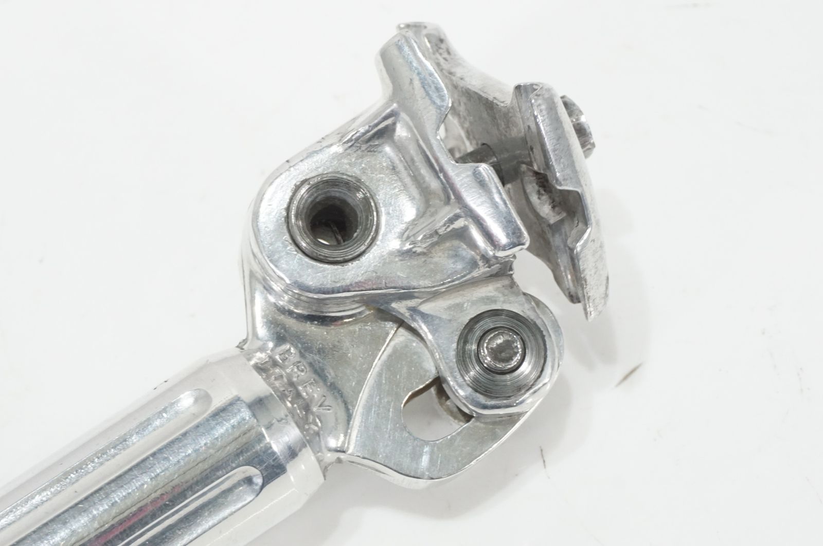 スリーティー REGGISELLA