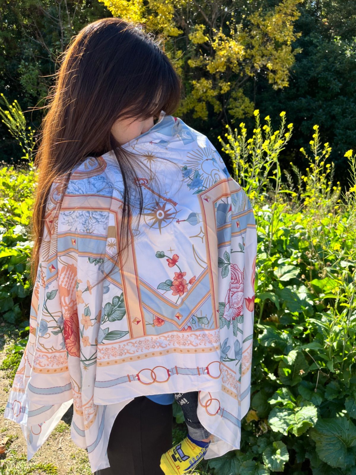 新品 大判スカーフ ブルー 花柄 360度カバー ポンチョ 授乳ケープ Amazon.co.jp: 授乳ケープ 人気 ポンチョ 授乳カバー レトロな花