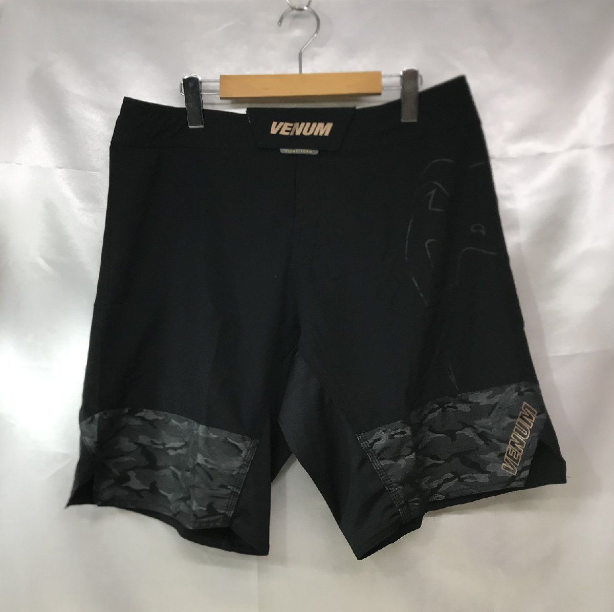 【未使用品】VENUM ヴェヌム Fight Shorts ファイトショーツ Light4.0 04263-137 サイズ：M カラー：ブラック 未使用品】VENUM ヴェヌム Fight Shorts ファイトショーツ