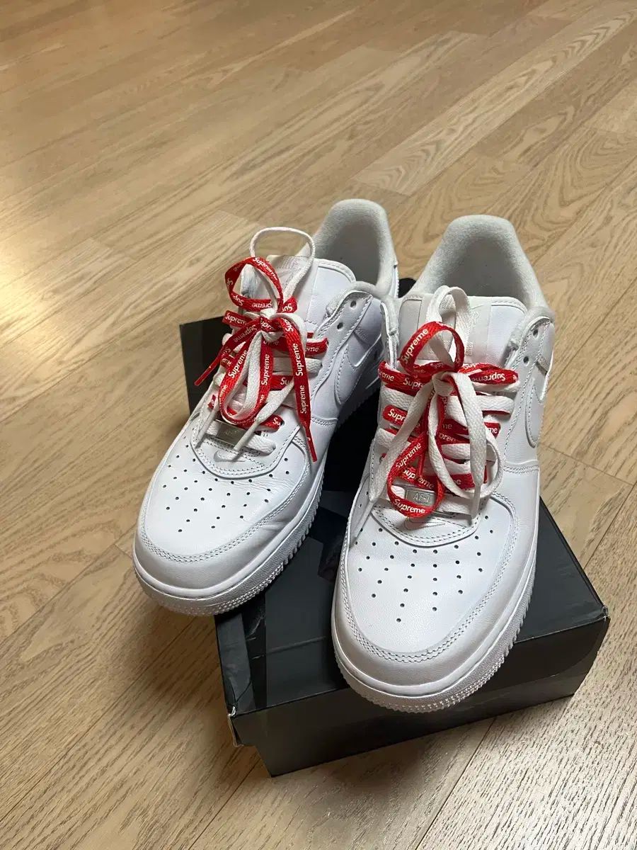 Nike x Supreme Air Force 1 Low White