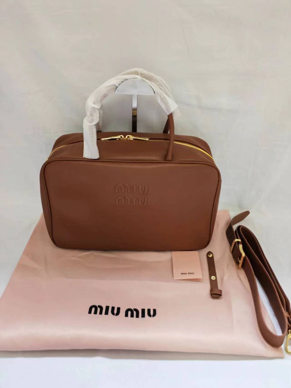 miu miu  レザートップハンドルバッグ