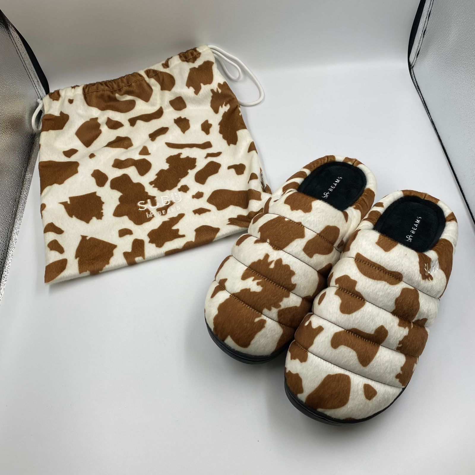 SUBU × bPr BEAMS / 別注 フェイク ファー サンダル SUBU x bPr BEAMS 別注 フェイクファー サンダルが国内好評発売