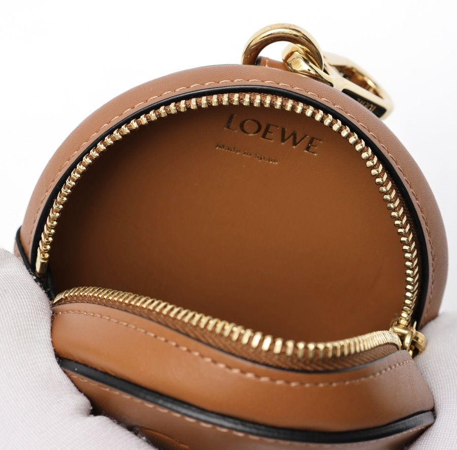 LOEWE☆クッキーポーチミニ✨お値下げしました✨️ LOEWE☆クッキーポーチミニ✨お値下げしました✨️