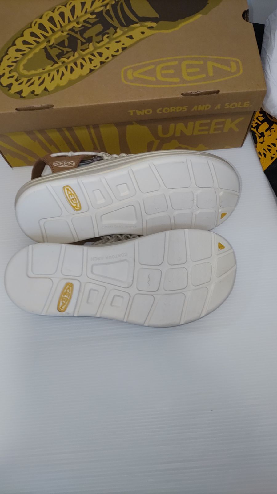 サンダル キーン