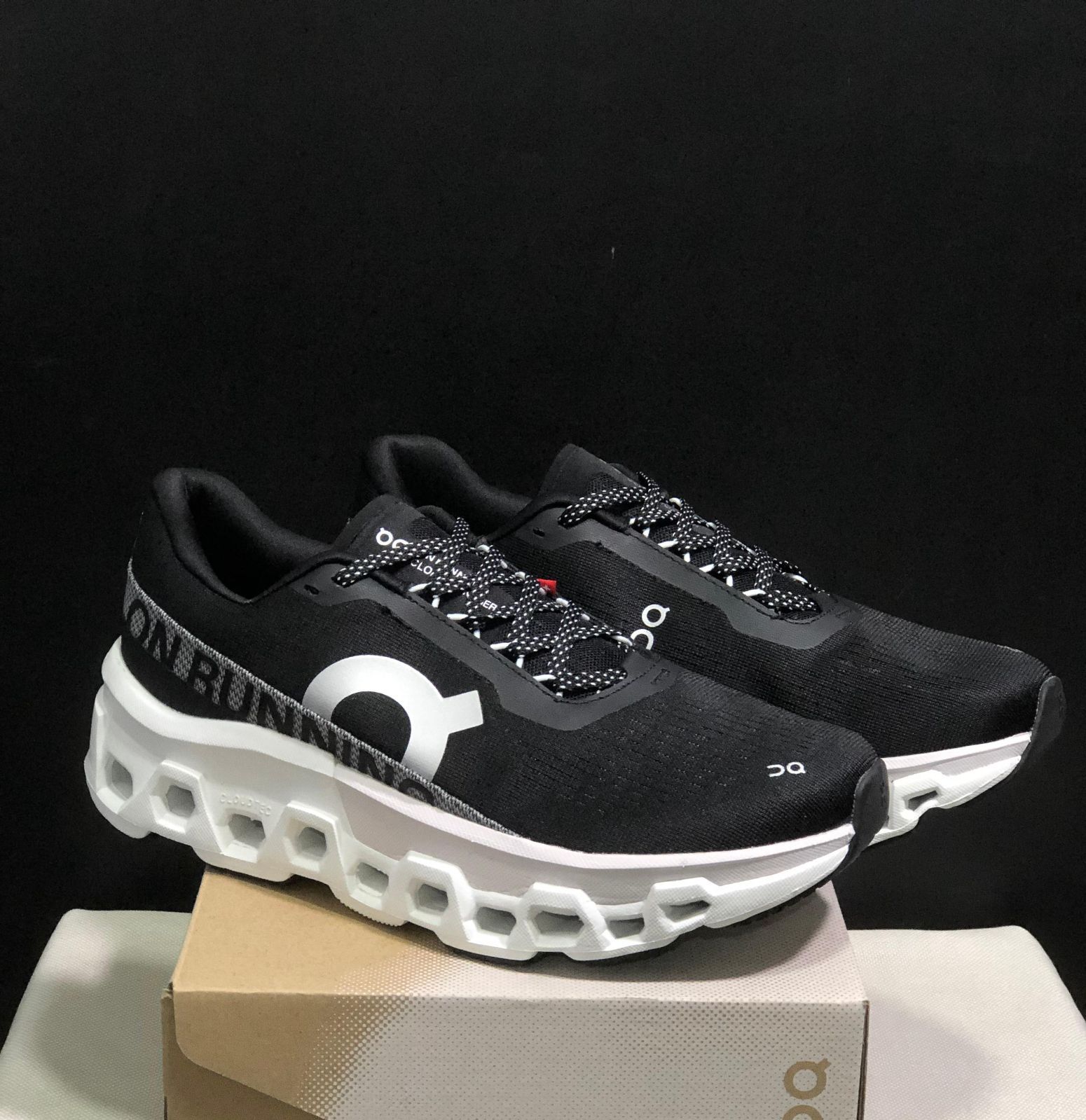 On オン Cloudmonster 2 クラウドモンスター2 軽量クッション