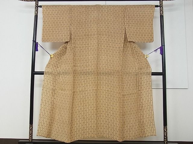 芭蕉布(実物の色は画像3枚目に近いです)丈104センチ 縞模様芭蕉布の名古屋帯 160,000円(税込)帯24-05-13