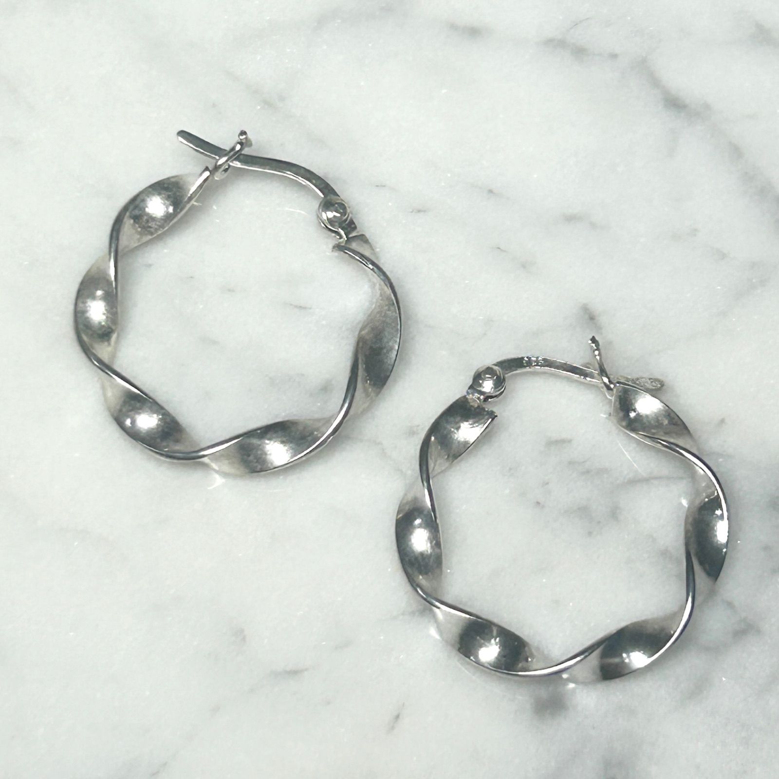 シルバー925 Sterling ボーンデザインヘビーバングル/軽研磨仕上げ シルバー925 Sterling ボーンデザインヘビーバングル/軽研磨仕上げ