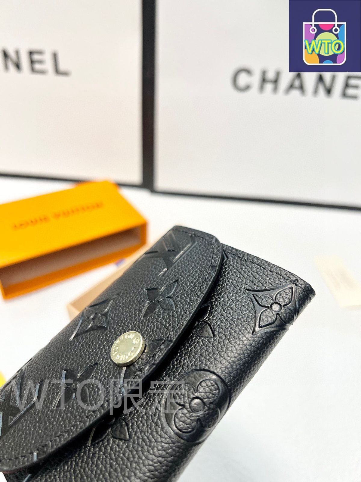 Vuitton ルイ