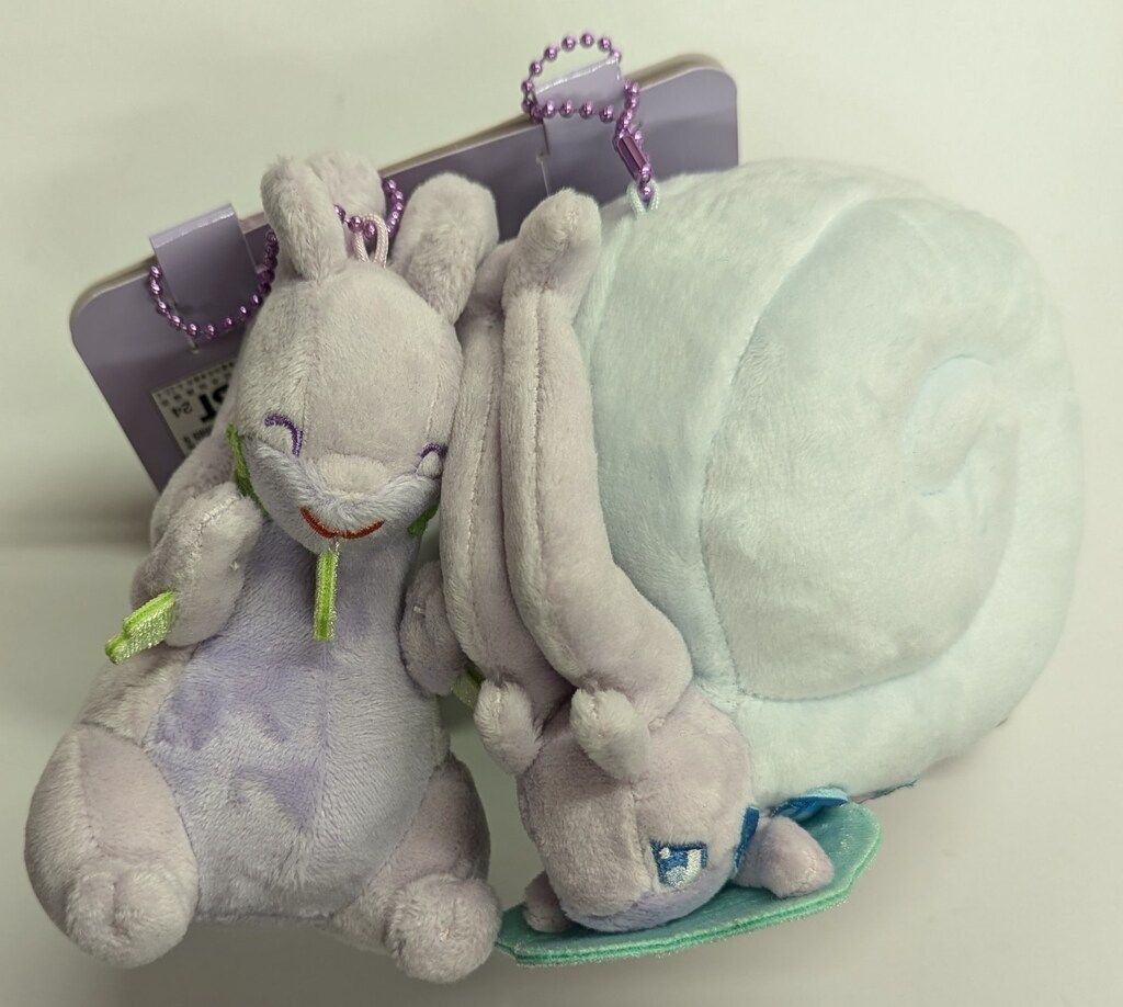 ポケモン　にたものどうし　ペアマスコット　ヌメルゴン＆ヒスイヌメルゴン 磁石でくっつくペアマスコット にたものどうし ヌメルゴン