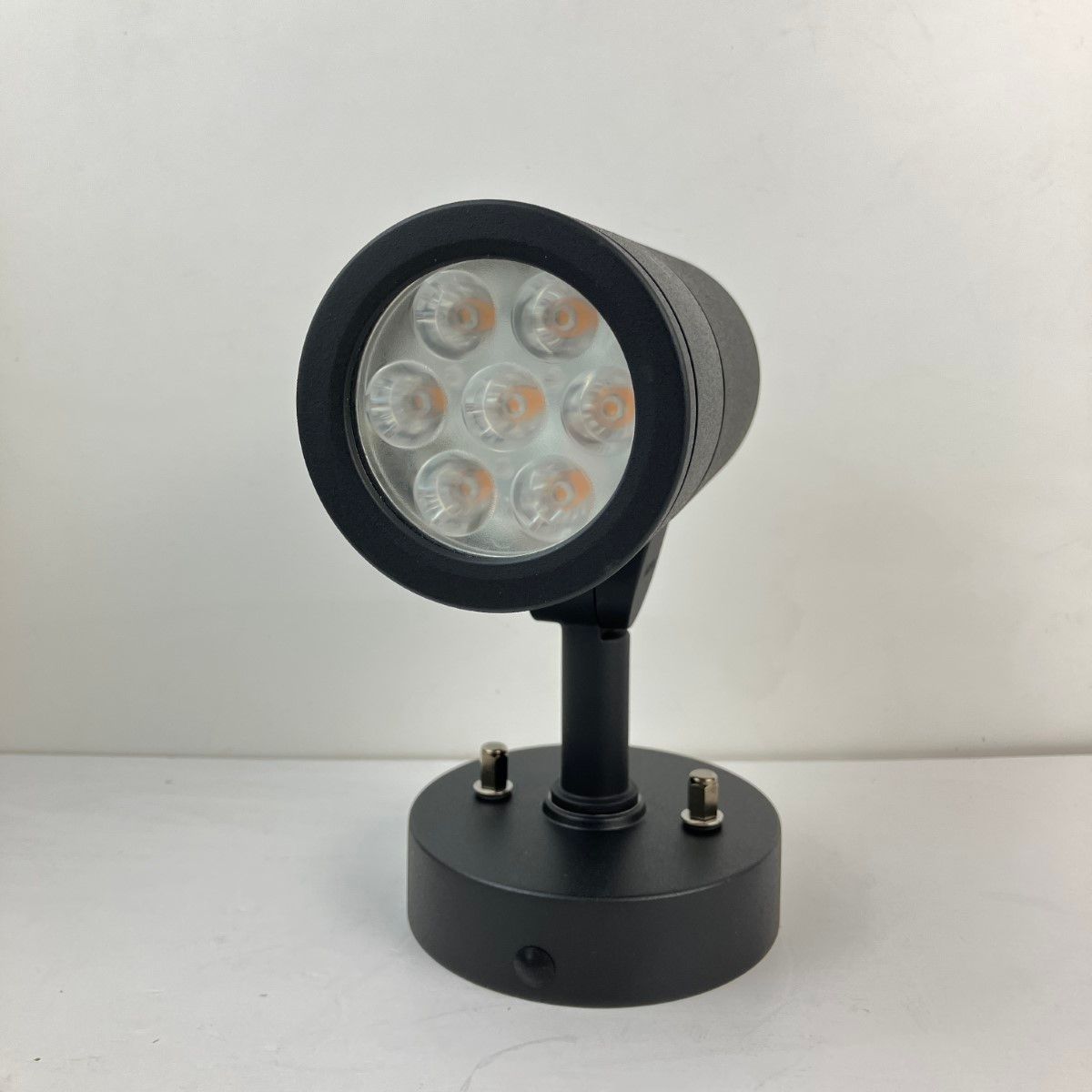 ЗЗDAIKO ダイコー 100V LEDスポットライト 防雨形 外箱付 dol-4017yb