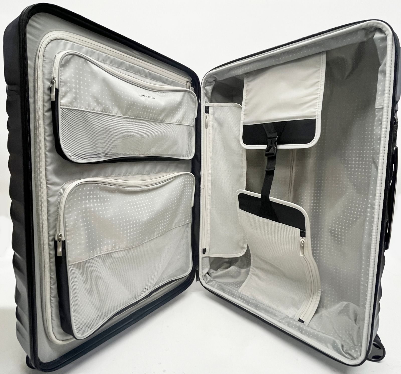 リカルドビバリーヒルズ キャニオン28インチ（71cm） スピナースーツケース