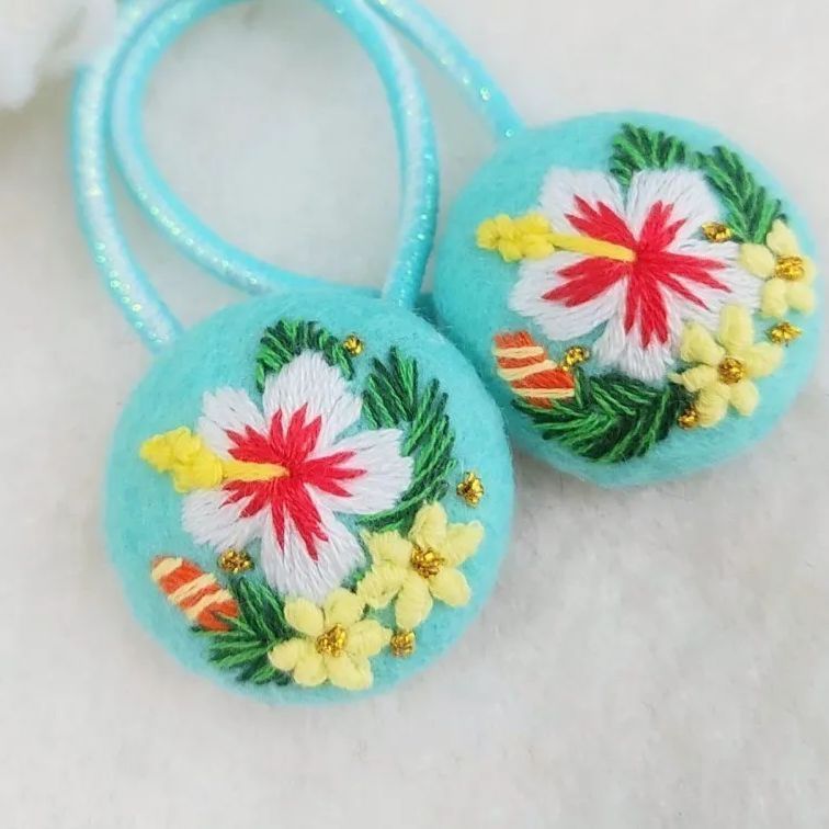 白ハイビスカス刺繍☆ヘアゴム2点セット きやす
