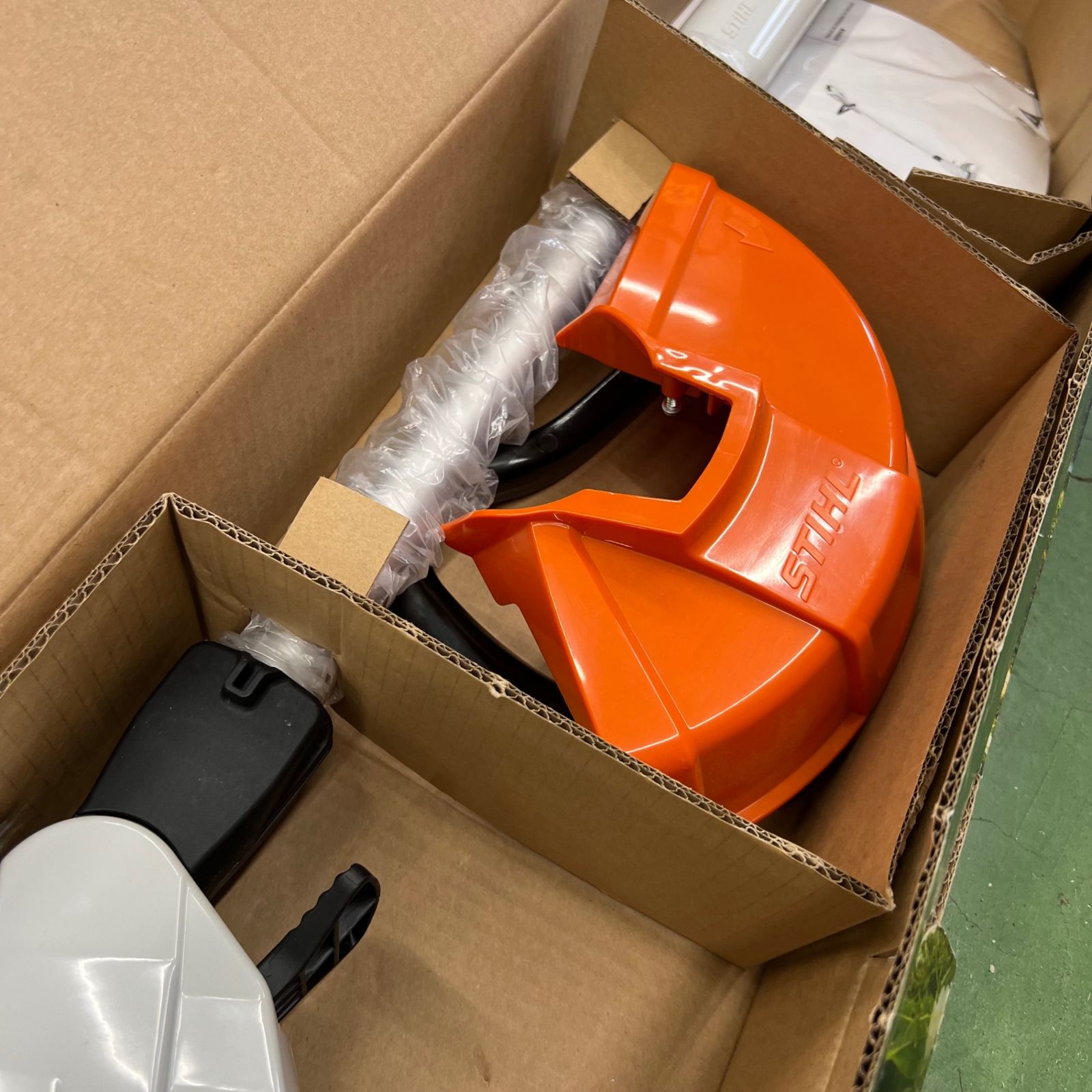 STIHL スチール FSA 45 バッテリー内臓 刈払機 店頭展示品【桶川店】 - メルカリ