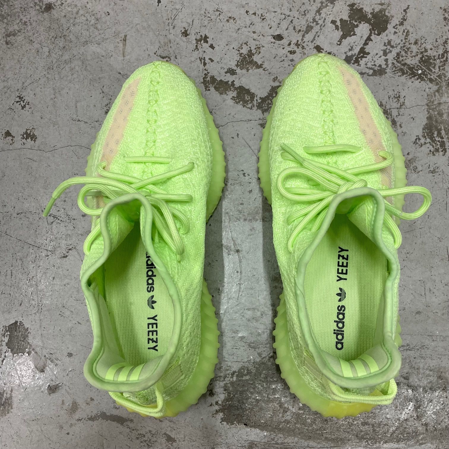 美品 ADIDAS ORIGINALS YEEZY BOOST 350 V2 GID EG5293 GLOW グロウ イージーブースト スニーカー  アディダス 24.5cm 71152A1 - メルカリ