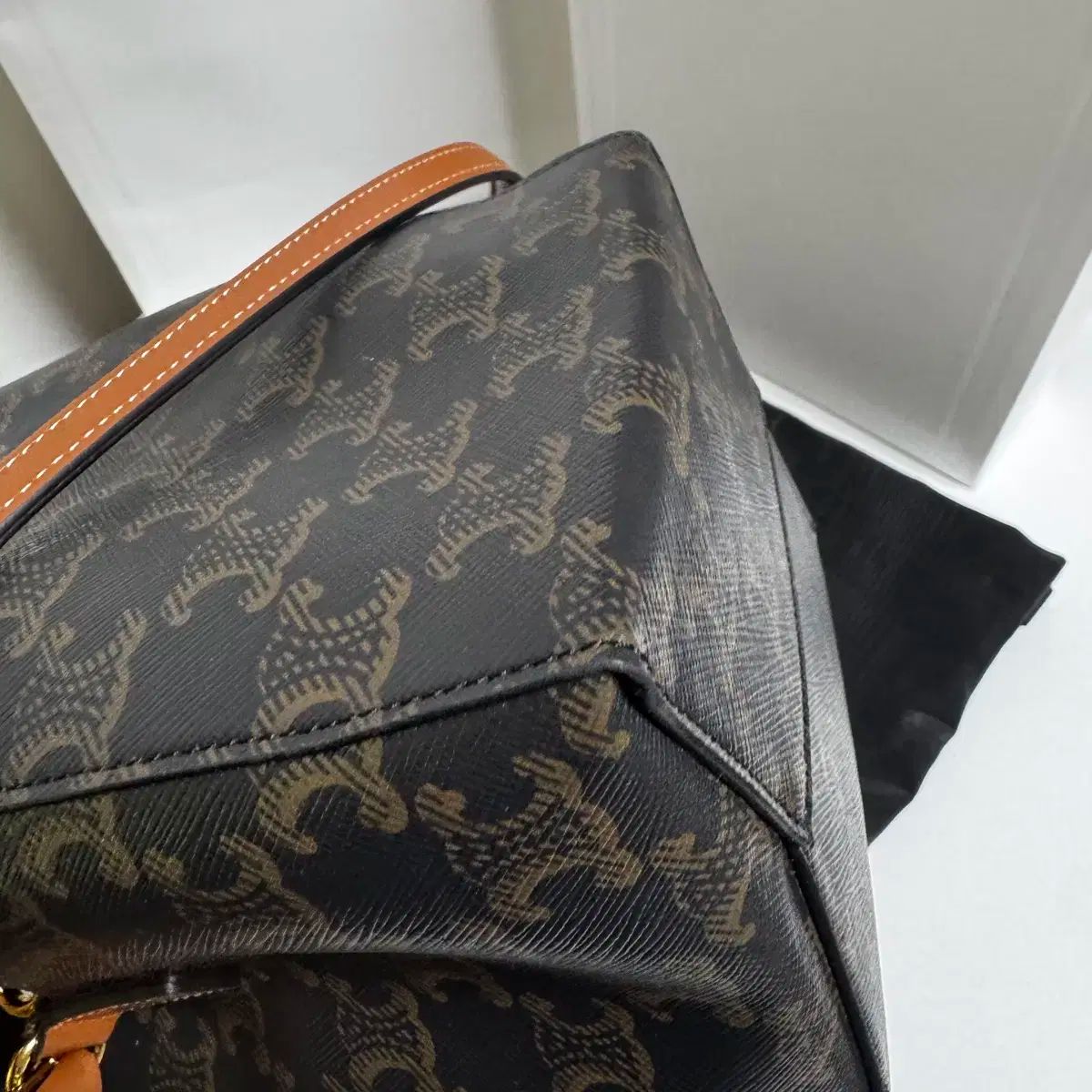 S セリーヌ トリオンフ マイクロ セーラー バケットバッグ DECORATOM_COM_BR