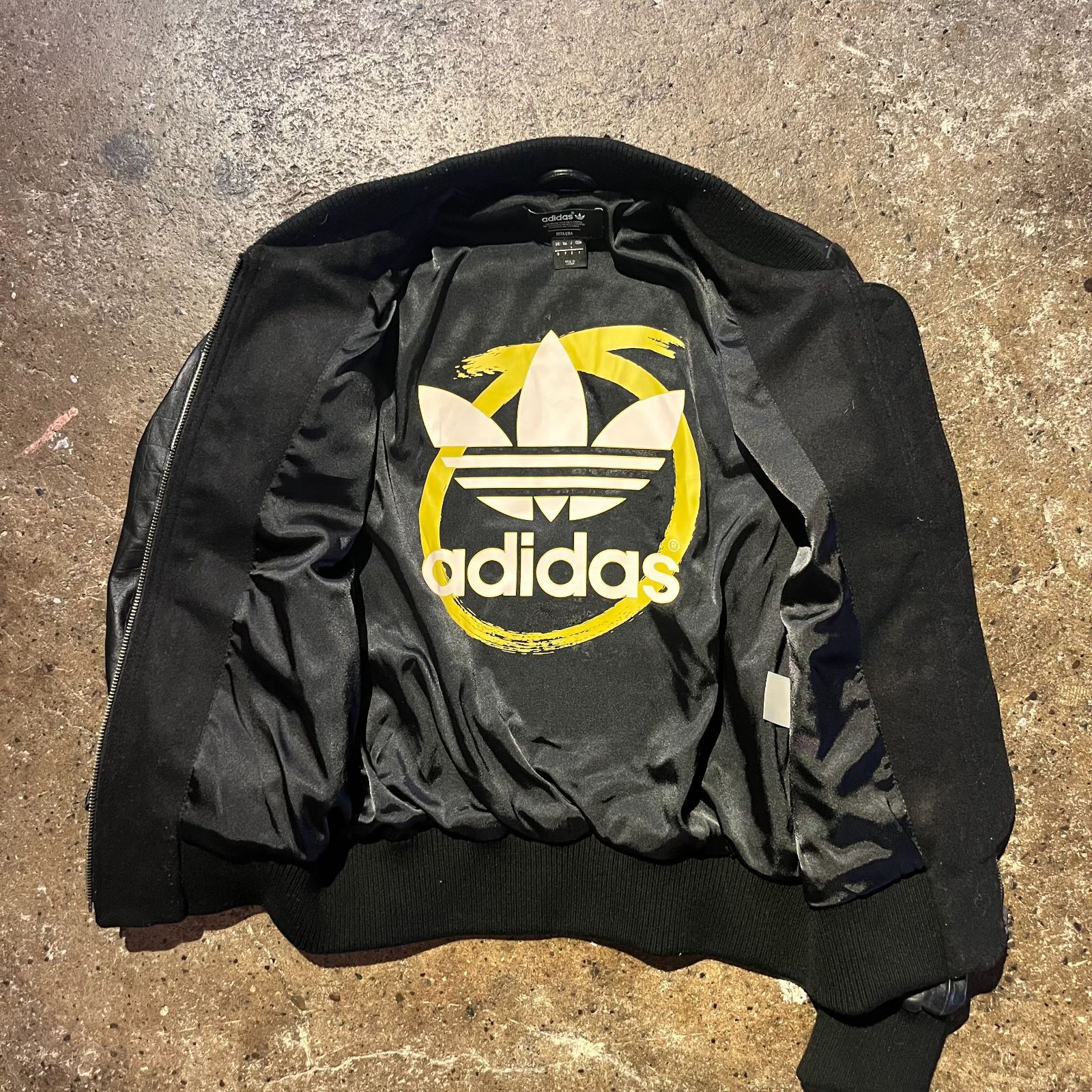 adidas x Rita Ora 限定ボンバージャケット Mサイズ　スタジャン adidas x Rita Ora 限定ボンバージャケット Mサイズ スタジャン - メルカリ