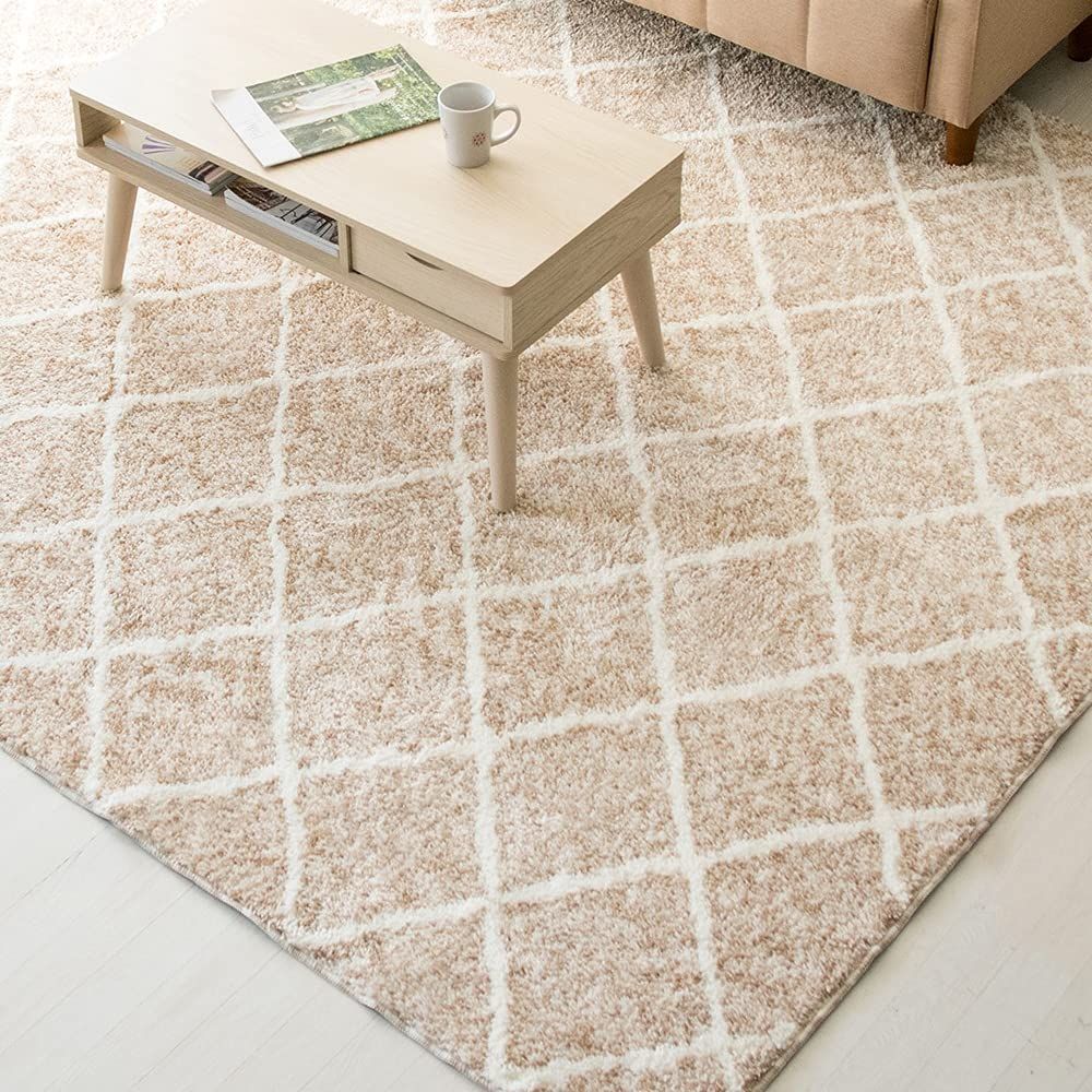 アイリスプラザ 細く短い毛足のジャガード織りでさらっと快適 185×185cm ベージュ 防ダニ加工でいつでも清潔 折り畳みで使わない時は省スペースで収納 ラグ マット カーペット 夏用ラグ 夏 夏用 涼しい 涼感 2畳