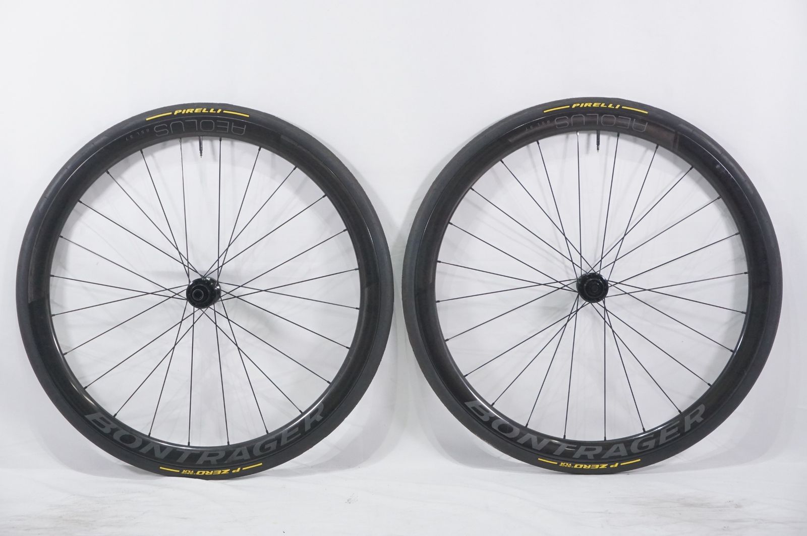 Bontrager R3 TLR 23 完組ホイール Paradigm Bontrager R3 TLR 23 完組