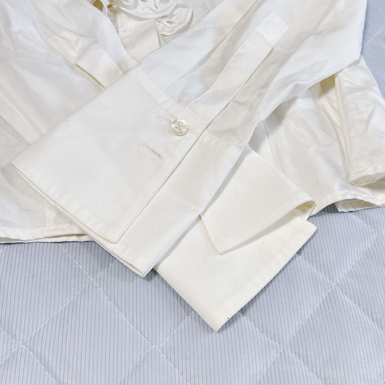 早い者勝ちです】エスカーダ ESCADA 綿100 上品立体フリルブラウス 