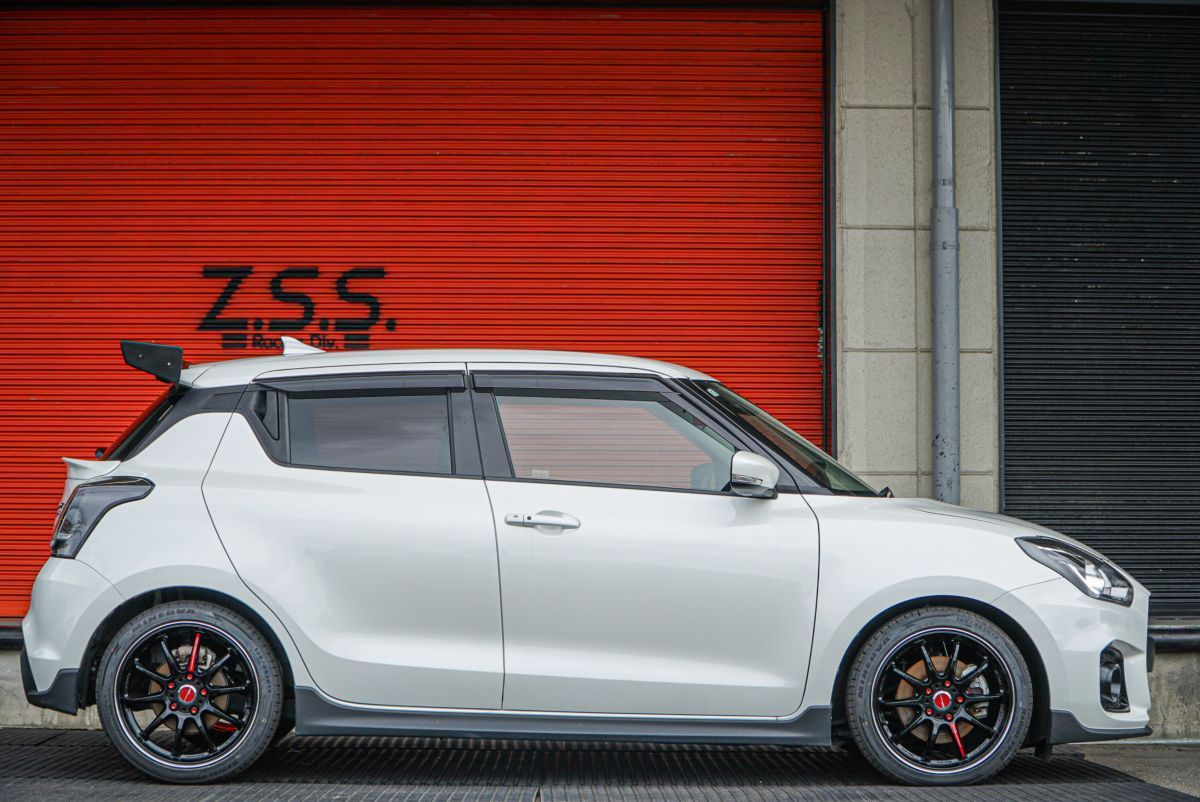 ZC33S トランクスポイラー