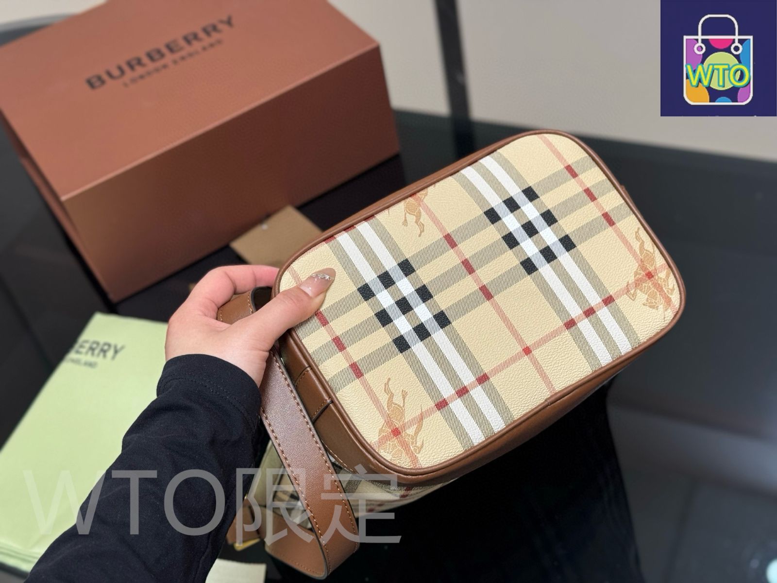 百貨店バーバリー購入新品未使用❣️大判、リバーシブルにいかがでしょう^ - ^ 百貨店バーバリー購入新品未使用❣️大判、リバーシブルにいかがで