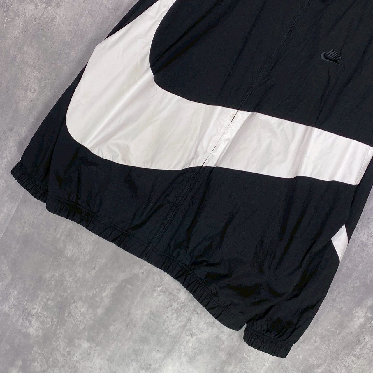 NIKE』ナイキ (XXL) ビッグスウッシュ ナイロンジャケット - メルカリ