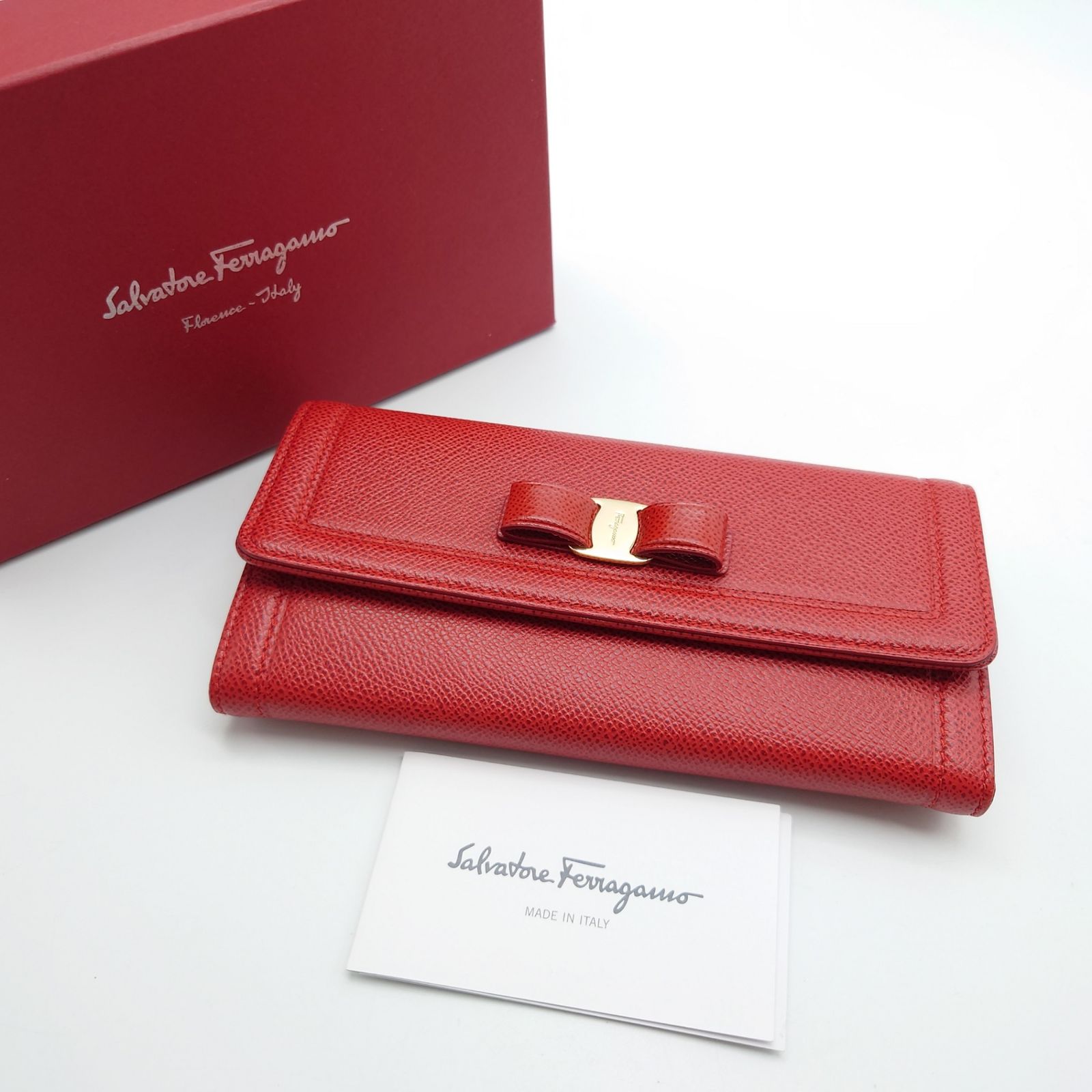 フェラガモ Ferragamo ヴァラ 財布 長財布 リボン シンプル 華やか  