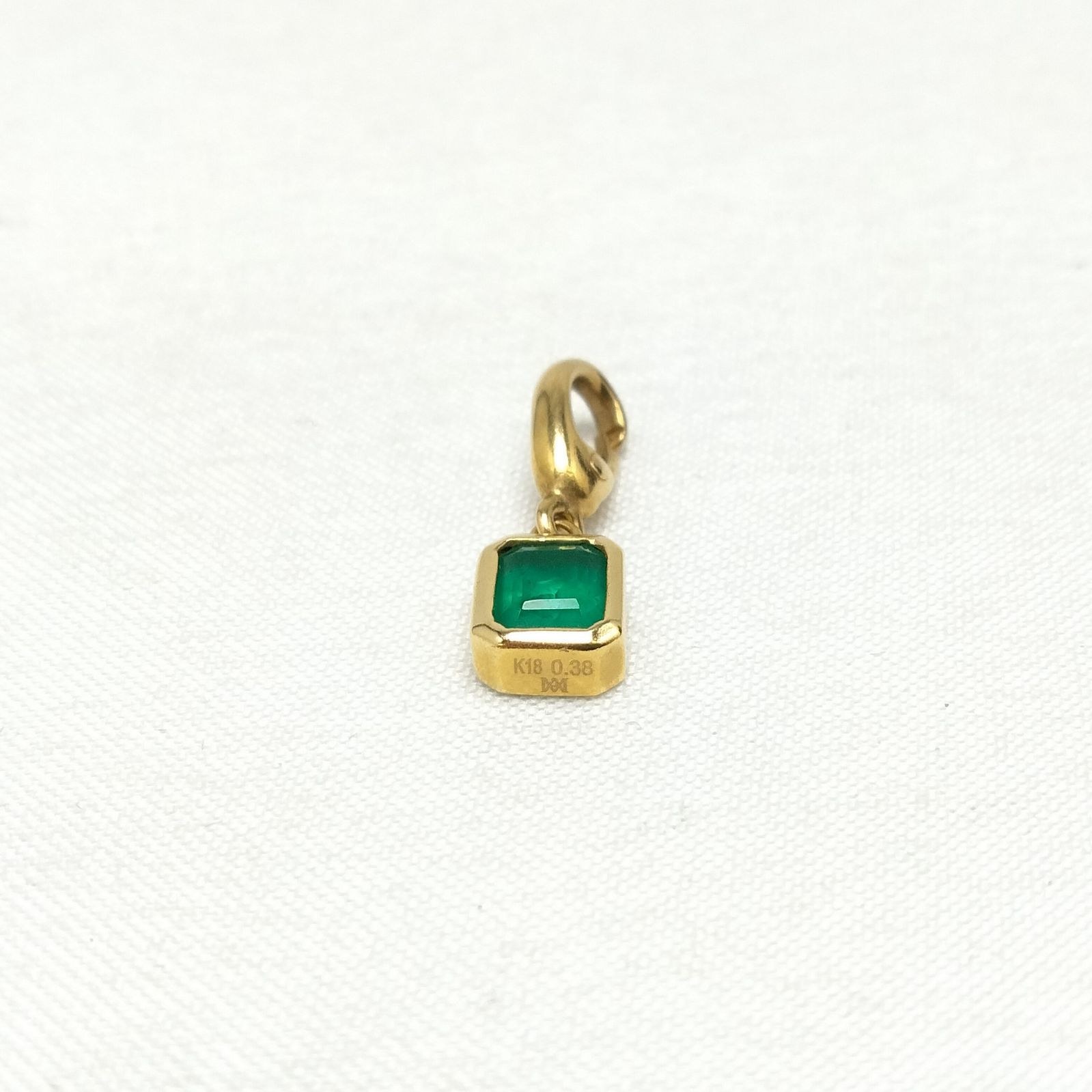 ✨️MILAMORE✨️ミラモア K18 エメラルドチャーム ジュエリー 総0.9g