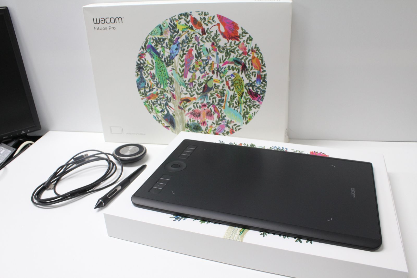 Wacom/Intuos Pro/PTH-660/Mサイズ/ペンタブレット/板タブ ④ Wacom/Intuos Pro/PTH-660/Mサイズ/ペンタブレット/板タブ ④ 【公式通販】