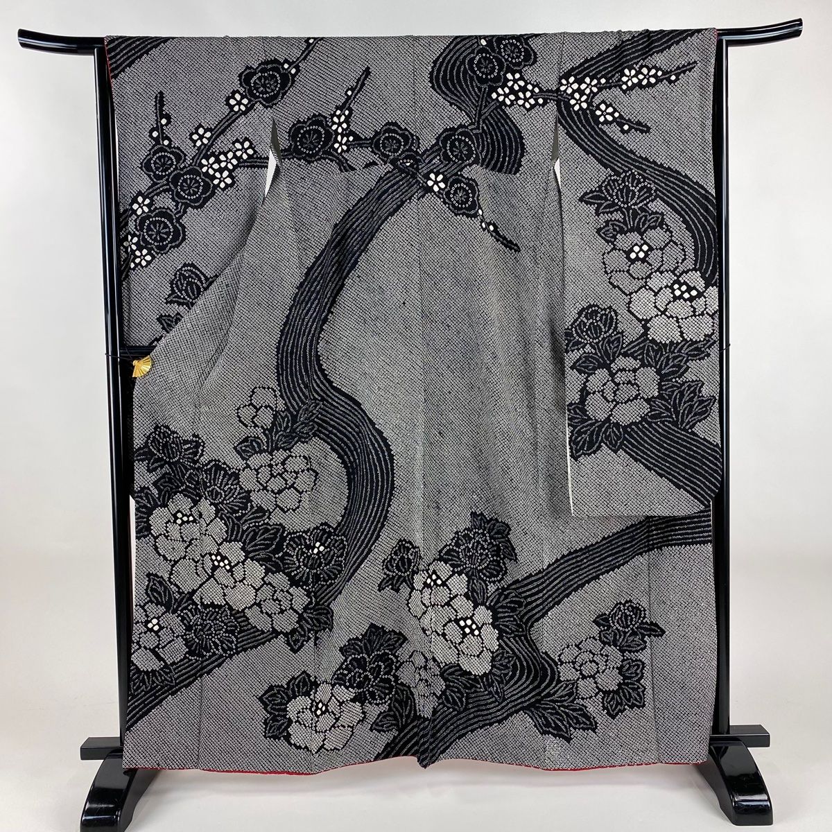 振袖 身丈162.5cm 裄丈65.5cm M 袷 牡丹 流水 絞り 黒 正絹 名品