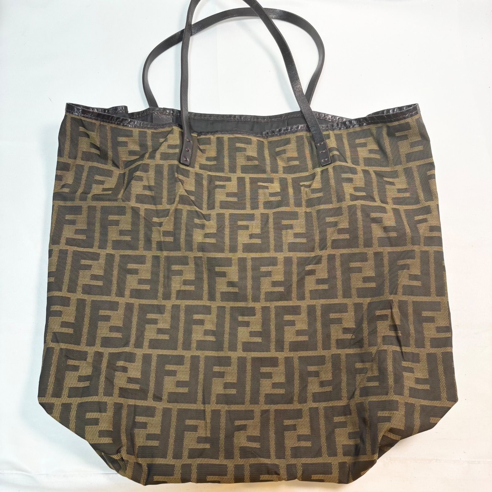 フェンディ　ハンドバッグ　ズッカ柄　トートバッグ　大容量　折りたたみ式　ナイロン 楽天市場】FENDI【フェンディ】 ズッカ柄 折り畳み トートバッグ