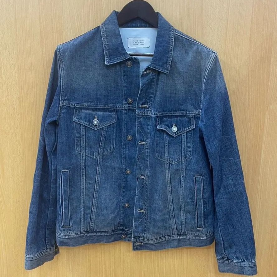 ✨超美品✨GIVENCHY✨】定価161,700円 givenchy ジバンシー ロゴ
