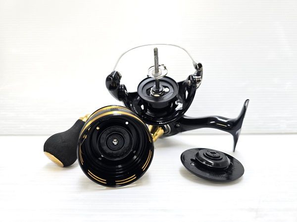 23レガリス lt4000-CXH 美品 中古品】 ダイワ Daiwa スピニングリール 23 レガリス LT4000