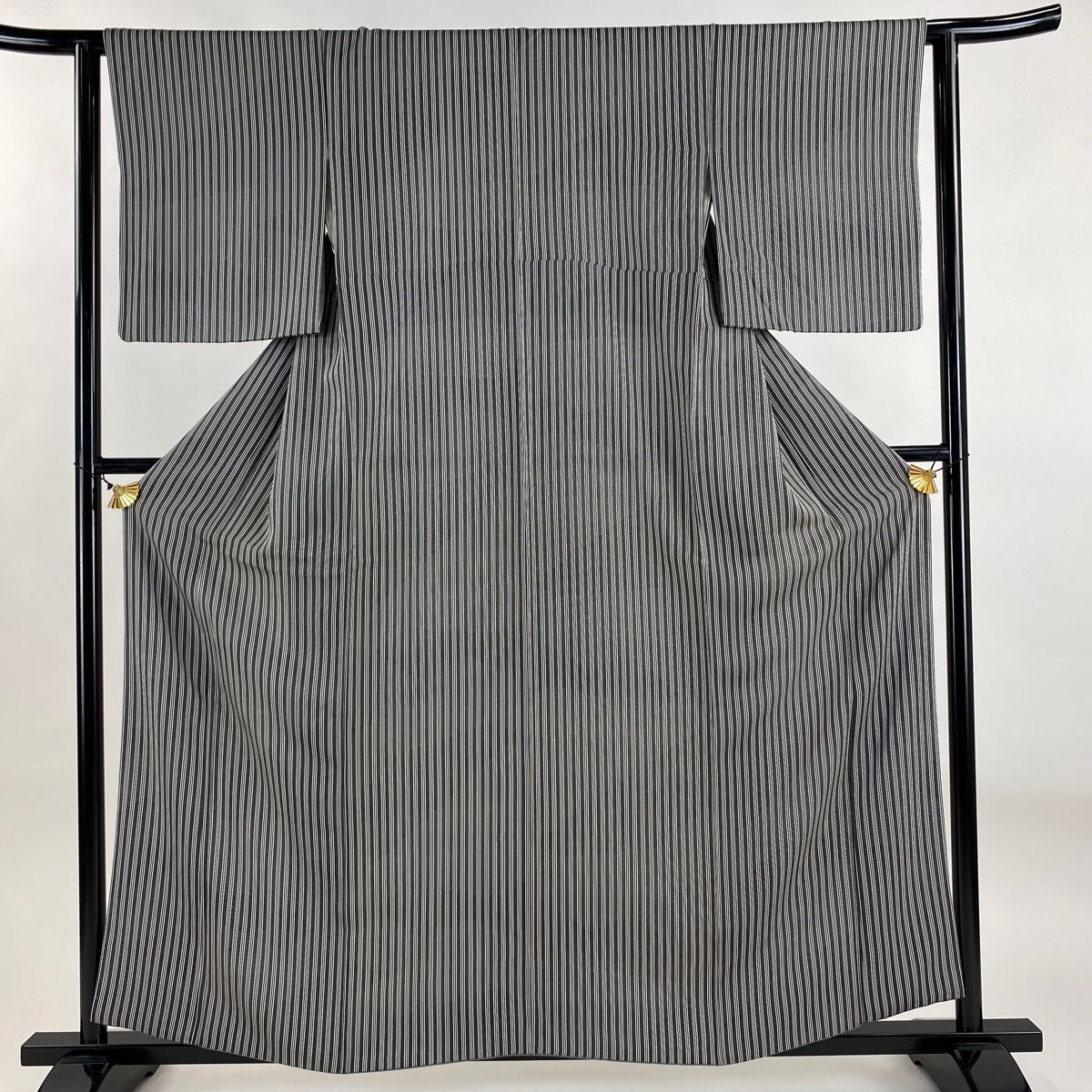 小紋 身丈158.5cm 裄丈62.5cm S 袷 縦縞 青海波 黒 正絹 秀品