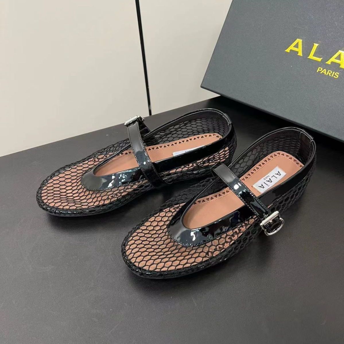 ALAIA メッシュ＆パテントレザー バレリーナシューズ