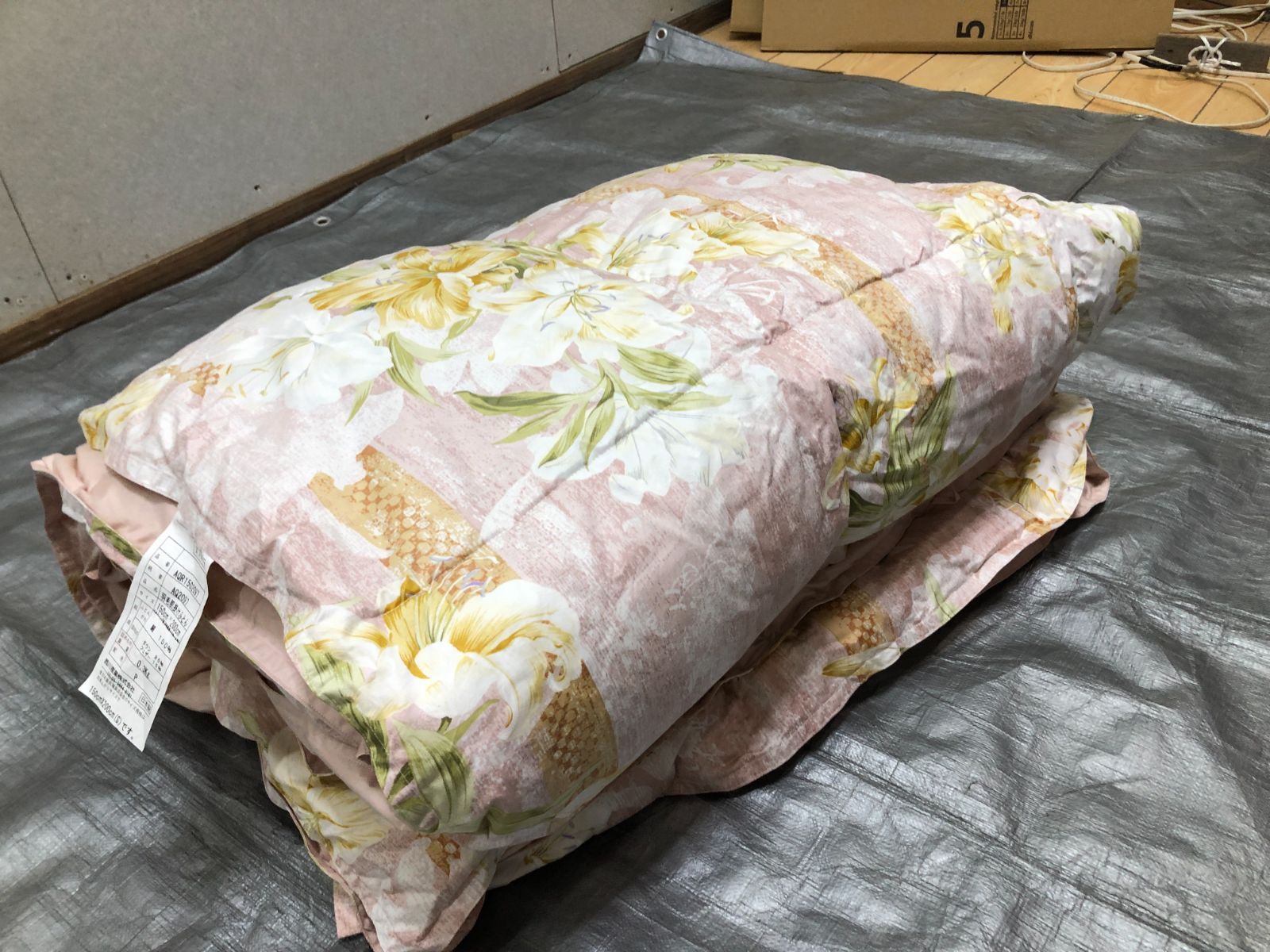美品 西川産業 羽毛布団 ダウン フェザー 250428-7 - メルカリ