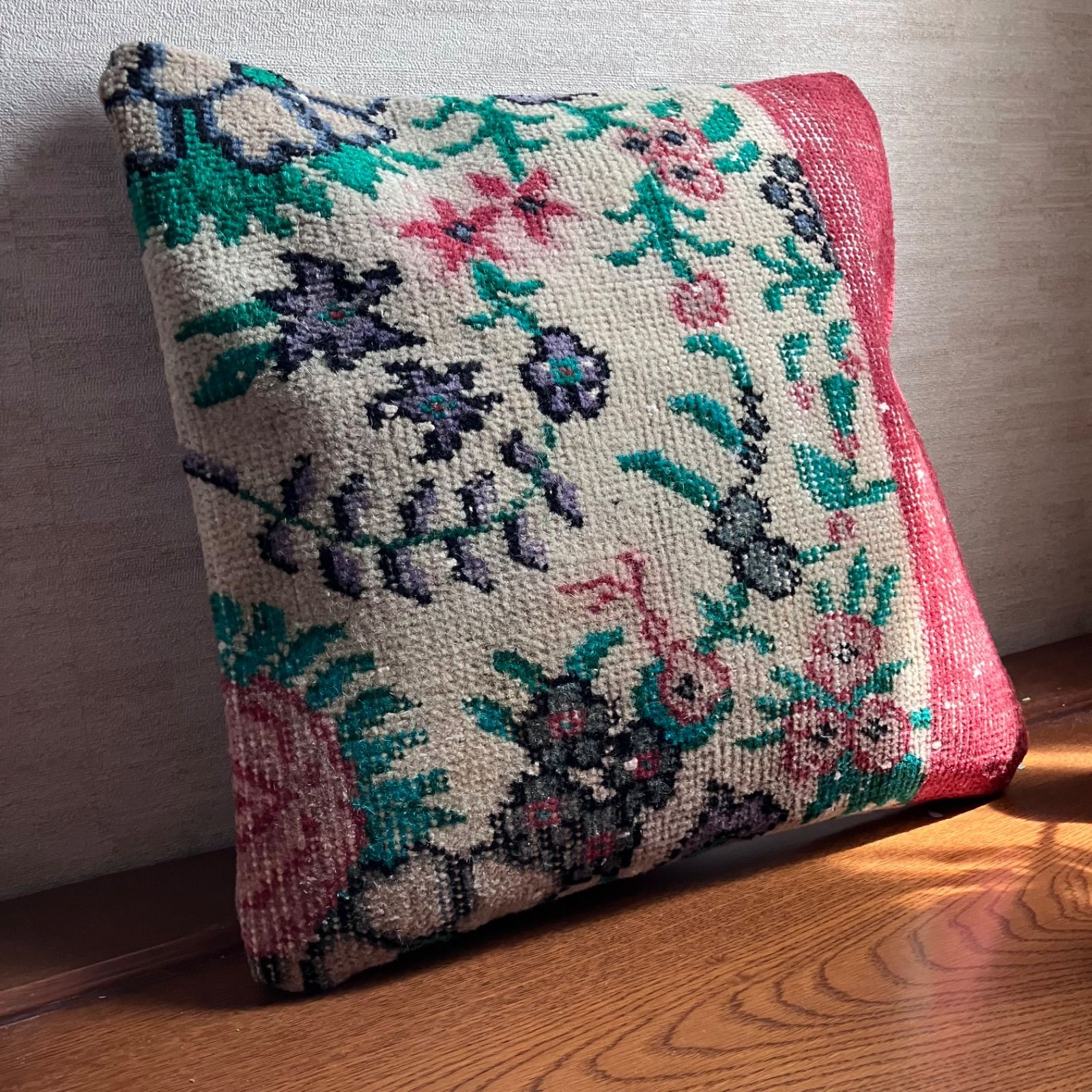 40 × 40cm トルコキリムのクッションカバー ヴィンテージ 花柄 - メルカリ